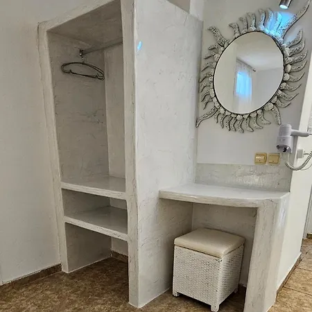 Pleasure View Perissa (Santorini)