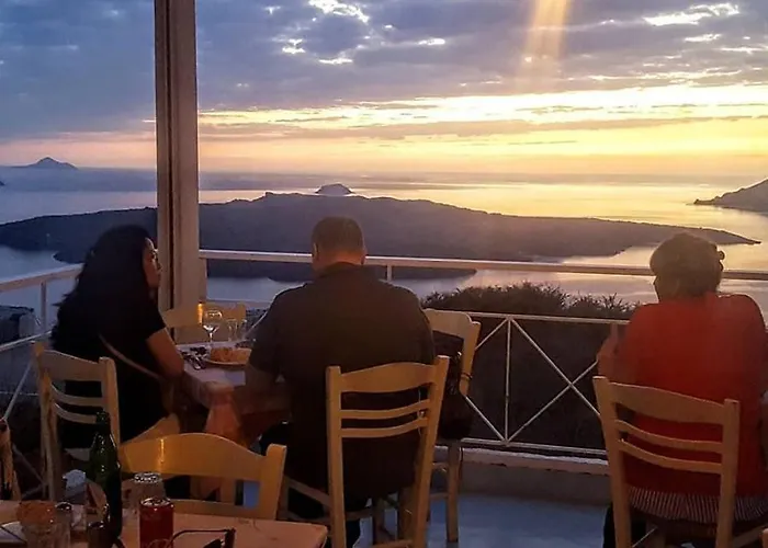 Pleasure View Perissa (Santorini)